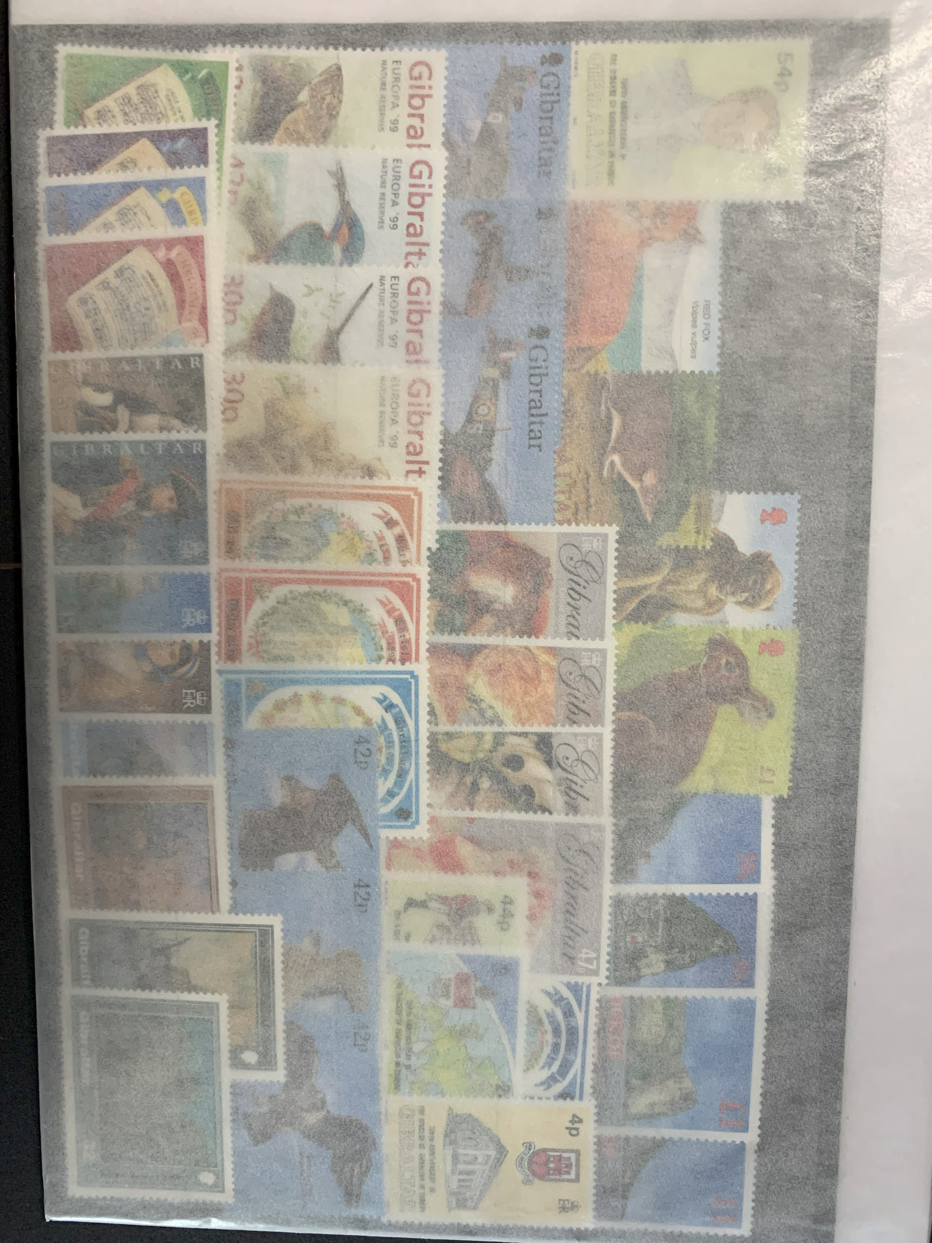 100 diversi francobolli di Gibilterra, 100 diversi di Gibilterra - Foto 1 di 2